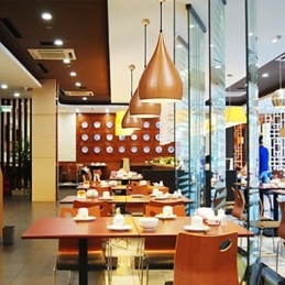 Luminária pendente retrô com grãos de madeira em metal para café