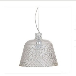 O lustre com pingente de escultura em vidro de arte decorativa