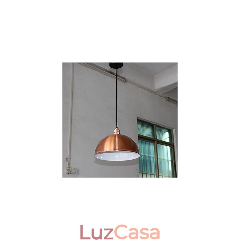 Um lustre de ferro retrô exclusivo