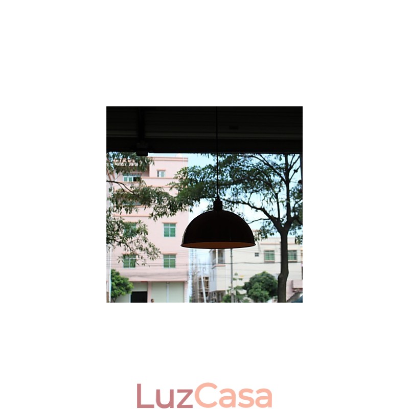 Um lustre de ferro retrô exclusivo