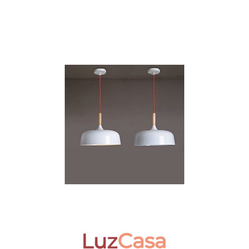 Luminária pendente de metal com pintura country
