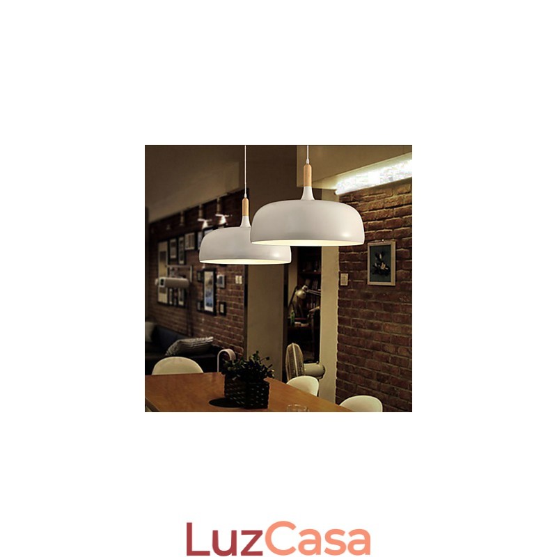 Luminária pendente de metal com pintura country