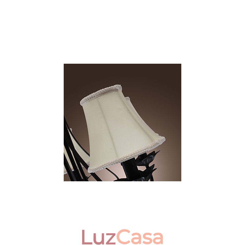 Lustre de latão clássico tradicional antigo