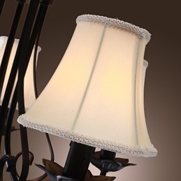 Lustre de latão clássico tradicional antigo