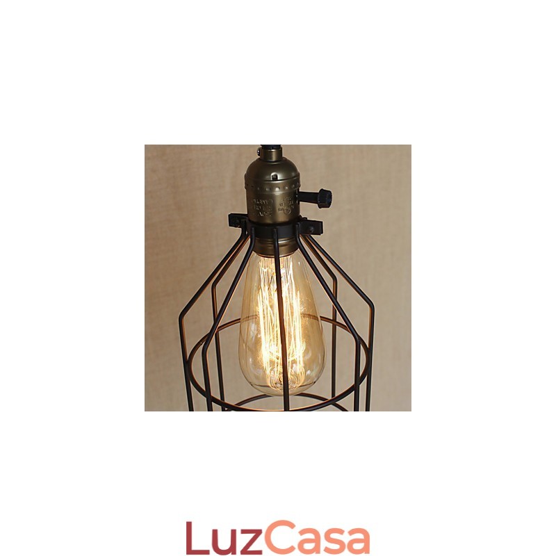 Indústria rural americana contratou uma única cabeça de lustre de ferro pequeno e criativo