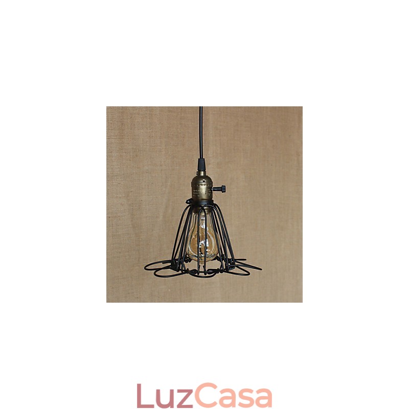 Indústria rural americana contratou uma única cabeça de lustre de ferro pequeno e criativo