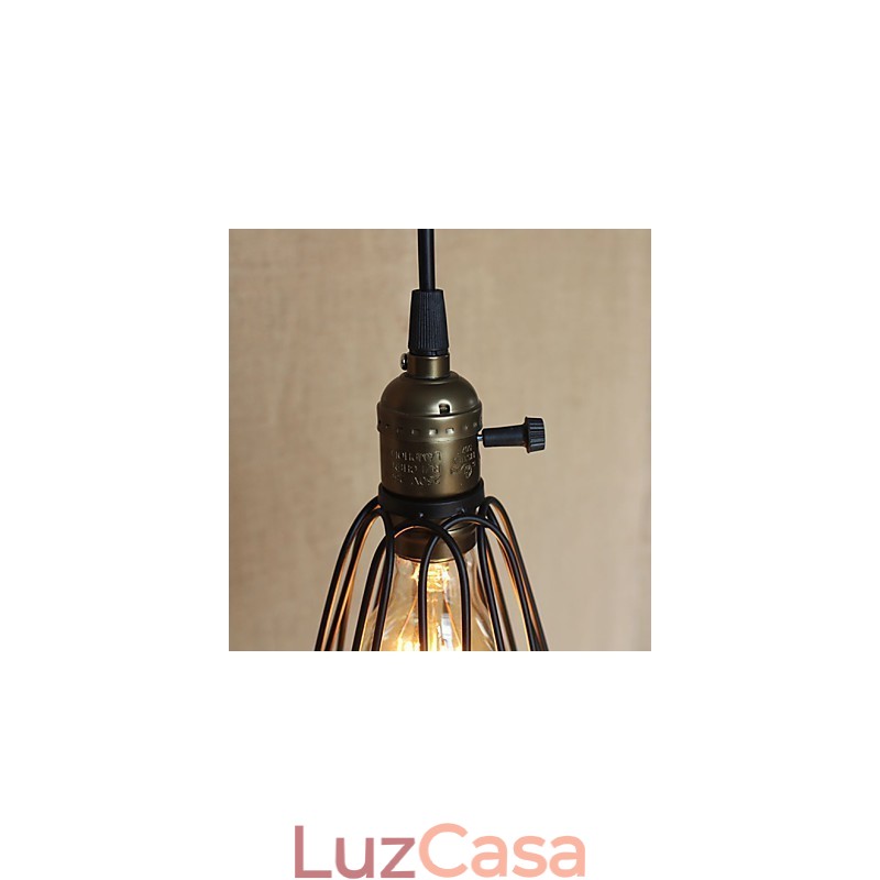 Indústria rural americana contratou uma única cabeça de lustre de ferro pequeno e criativo