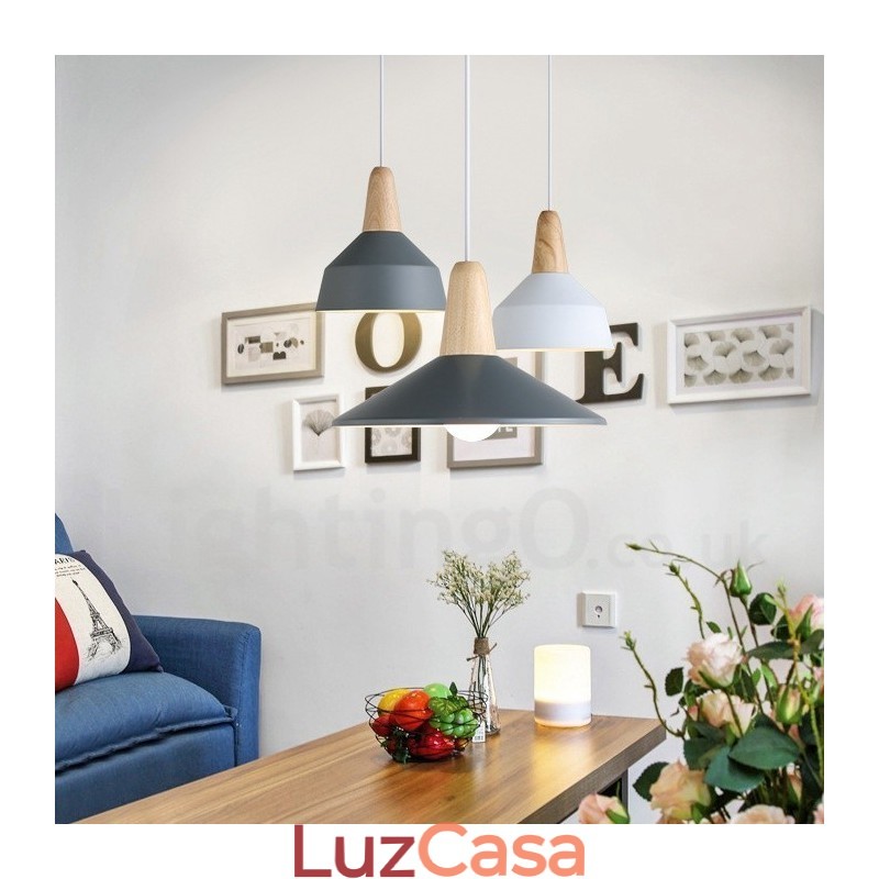 Luminária pendente moderna contemporânea de madeira e metal multicolorida