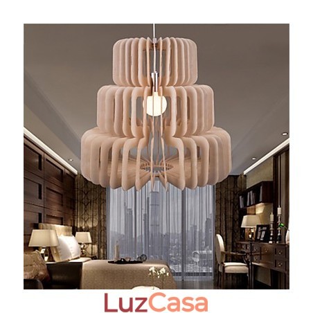 Lustre de madeira vintage com três camadas de bolo Lustre de madeira vintage com três camadas de bolo