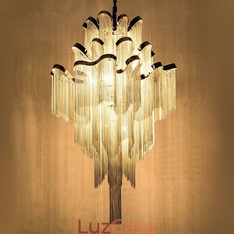 Lustre de alumínio com pingente de designer, cor prata, escada em espiral