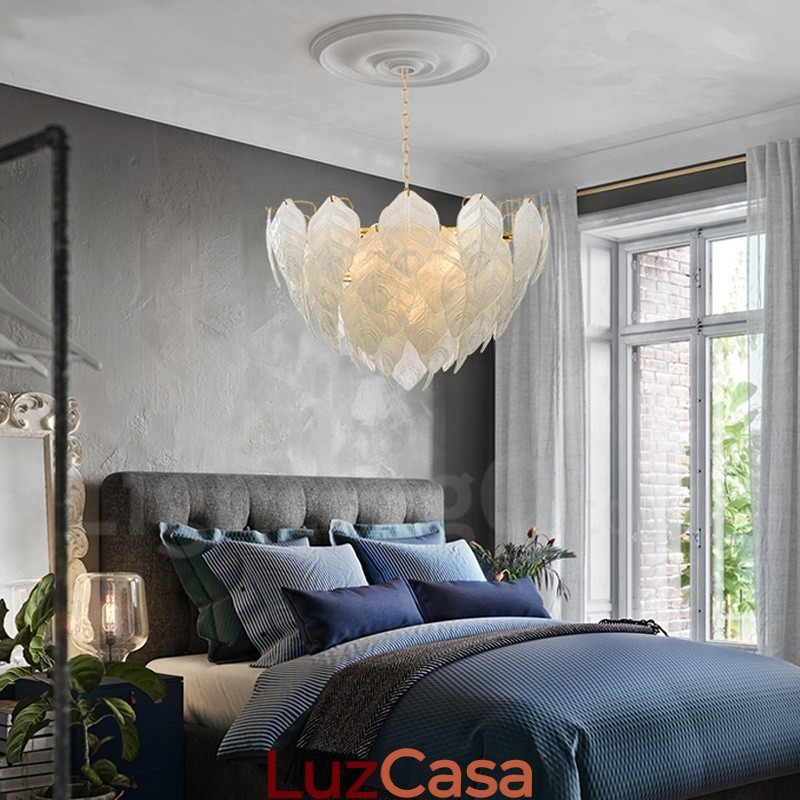 Luminária pendente moderna contemporânea de aço com 4 luzes e cúpula de vidro