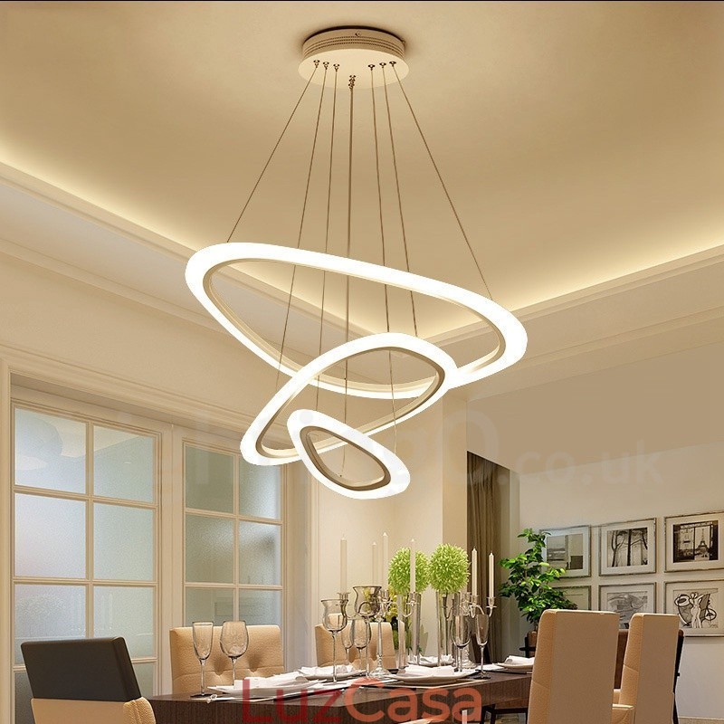 Luminária pendente moderna contemporânea de liga de alumínio com 3 luzes, regulável com controle remoto e sombra de acrílico