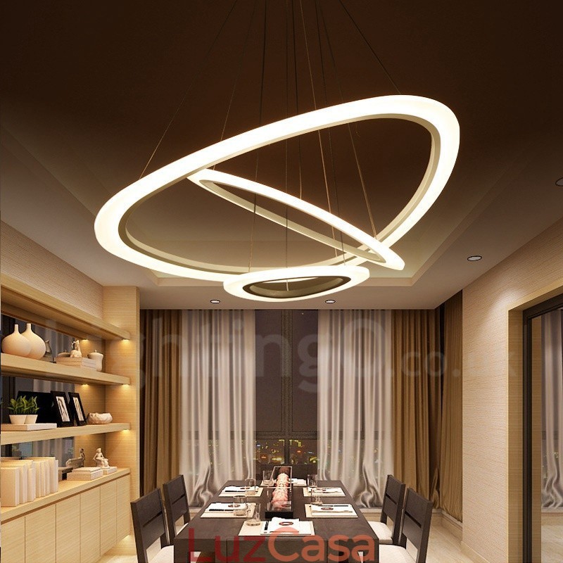 Luminária pendente moderna contemporânea de liga de alumínio com 3 luzes, regulável com controle remoto e sombra de acrílico