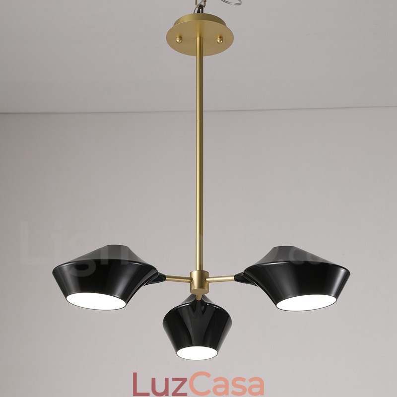 Lustre moderno e contemporâneo com cúpulas de acrílico branco e preto