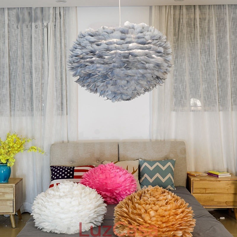 Lustre de penas multicolorido moderno e contemporâneo