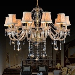 Lustre grande de cristal K9 com velas douradas e abajures