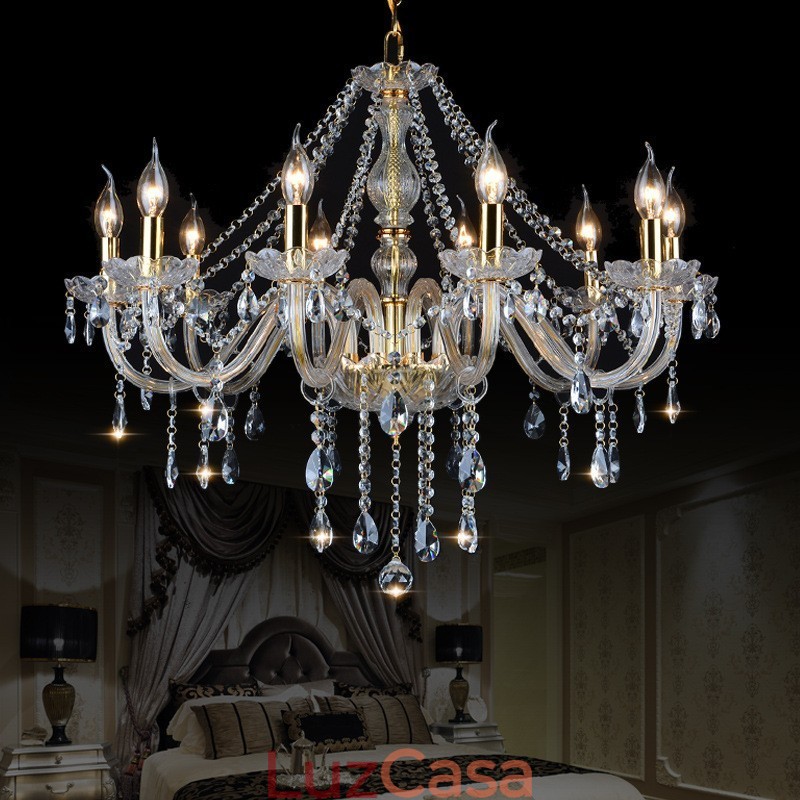 Lustre grande de cristal K9 com velas douradas e abajures