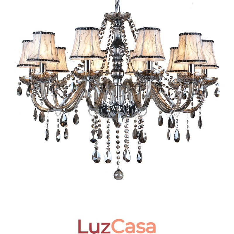 Lustre grande de cristal K9 com velas de cor cinza e abajures