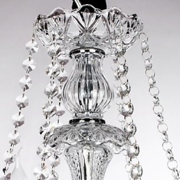 Lustre de luxo com 6 luzes em destaque