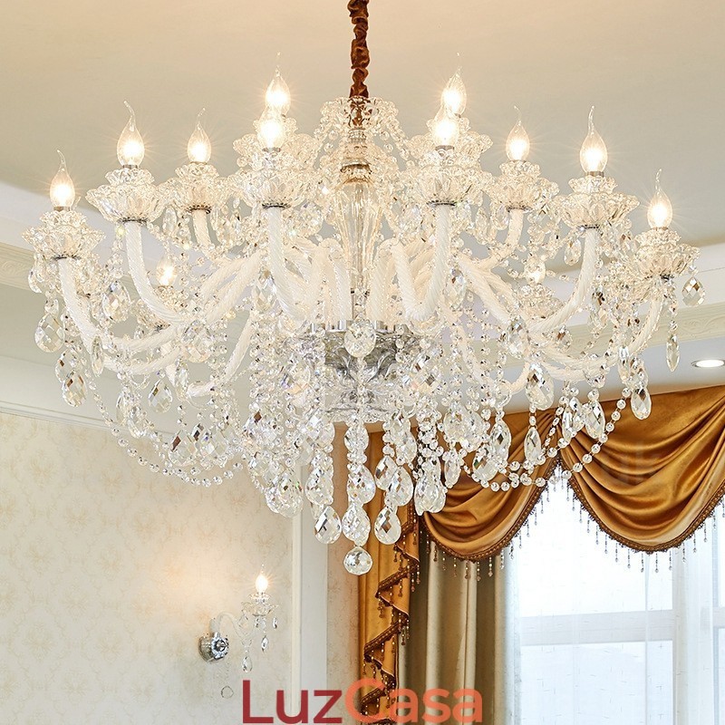 Lustre de cristal transparente com 18 (12+6) luzes e braços brancos