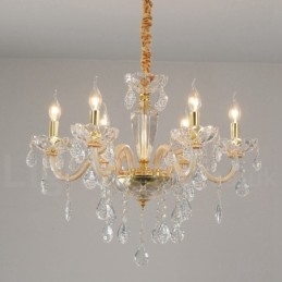 Lustre de ouro com lustre de vela de cristal transparente