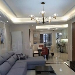 Lustre de 6 luzes com acabamento pintado galvanizado e cúpulas de vidro