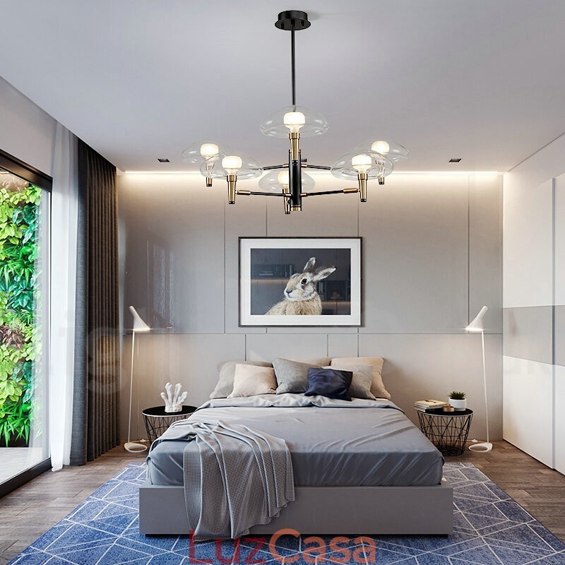 Lustre de 6 luzes com acabamento pintado galvanizado e cúpulas de vidro