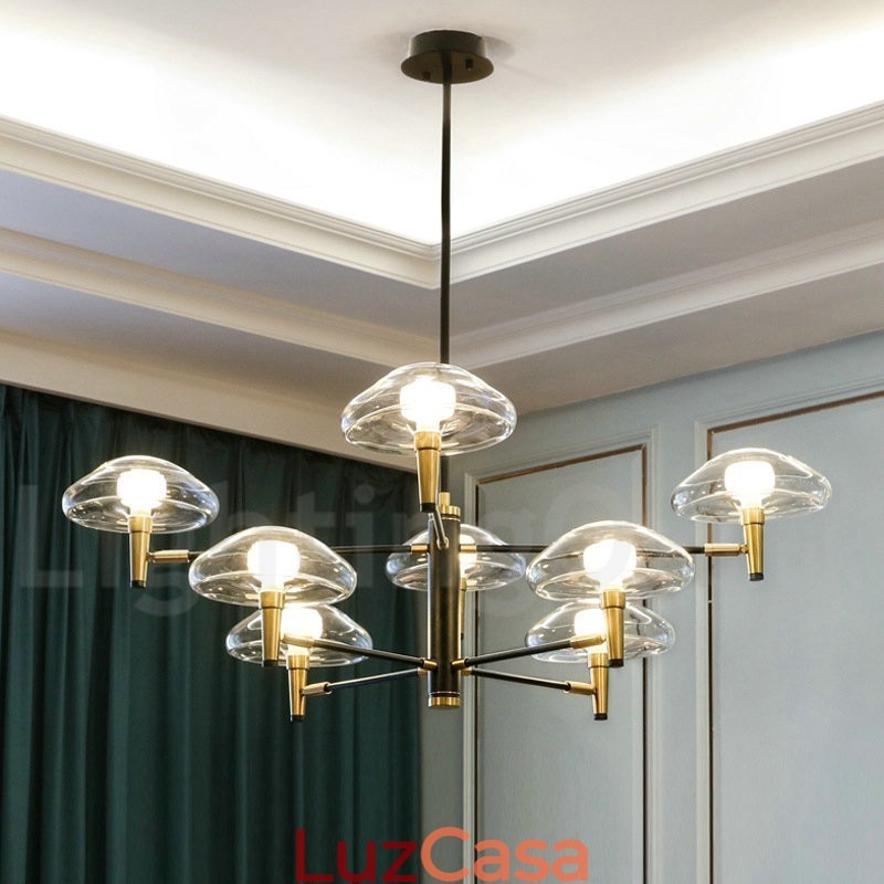 Lustre de 8 luzes com acabamento pintado galvanizado e cúpulas de vidro