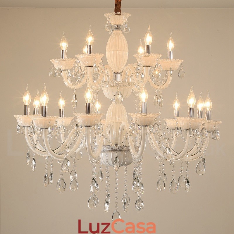 Lustre de vela elegante branco de 18 (12+6) luzes com cristal