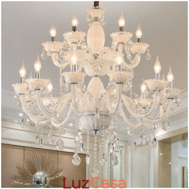 Lustre de vela elegante branco de 18 (12+6) luzes com cristal