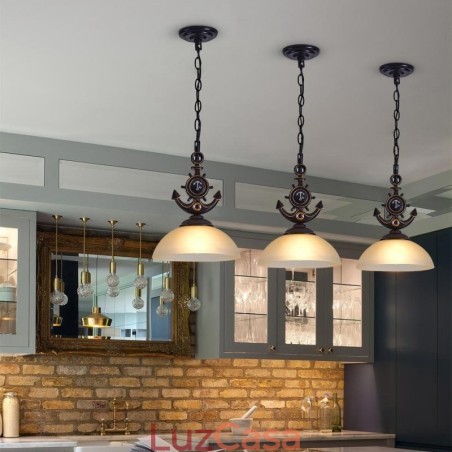 Uma luz preta rústica artística retrô antiga pendente com cúpula de vidro