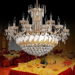 Grande lustre de cristal de luxo europeu com luz de teto dourada