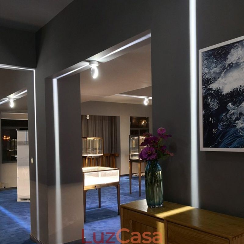 Luminária de parede moderna com luz de bar