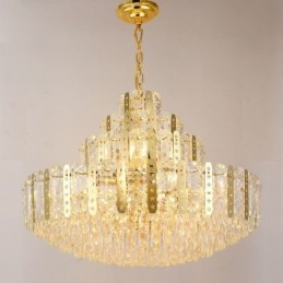 Lustre de cristal com detalhe em ferro dourado vazado