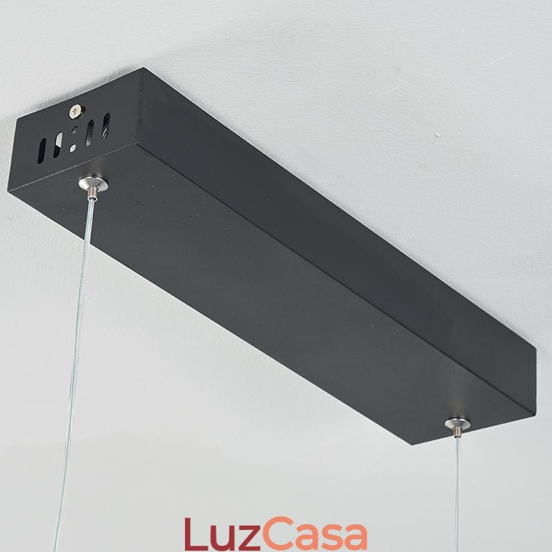 Luminária pendente simples em alumínio com laço de teto
