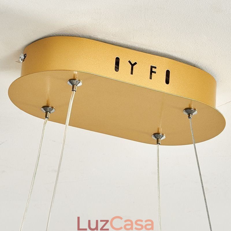 Luminária pendente estilosa em alumínio com arte no teto