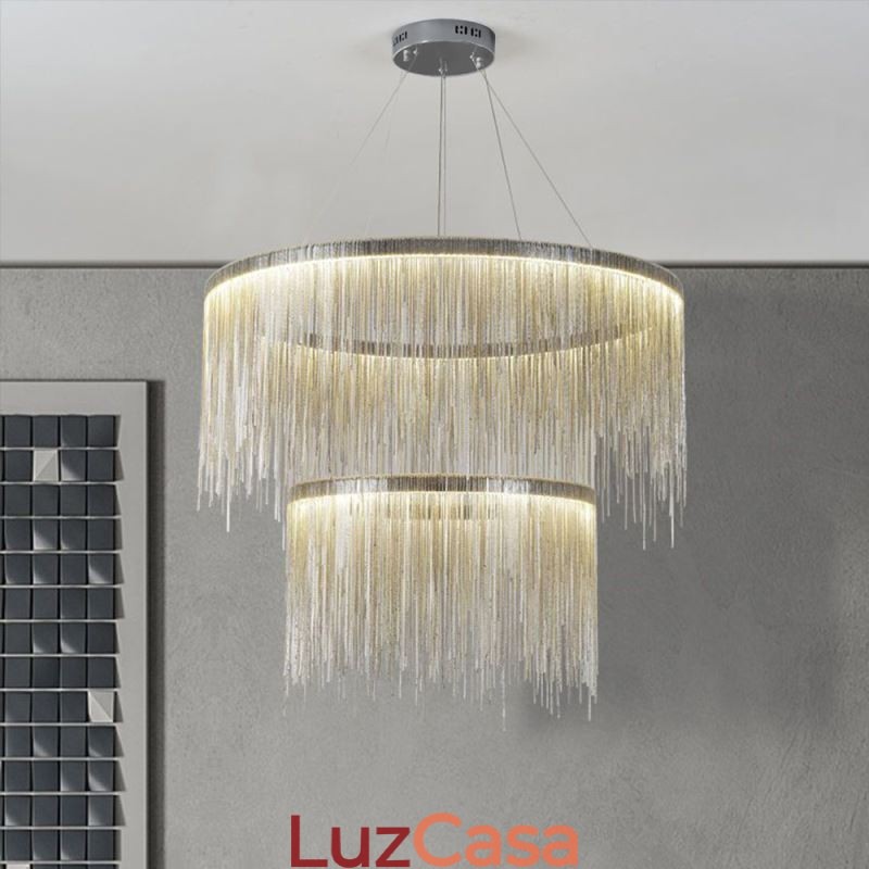 Lustre redondo com pingente de borla de luxo