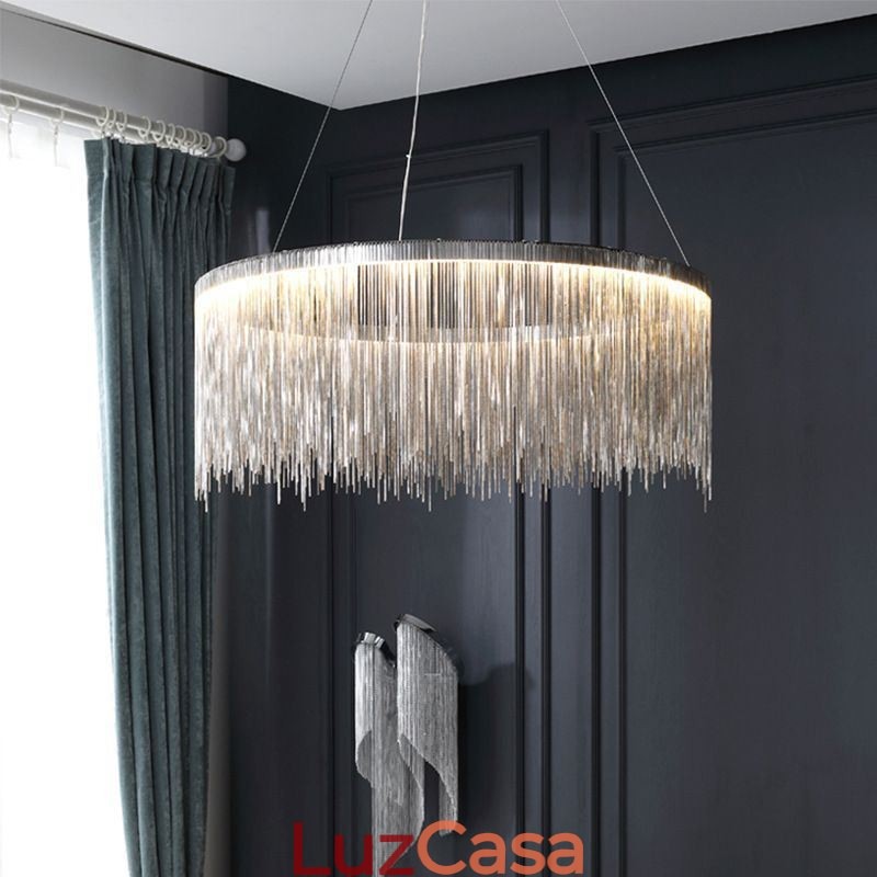 Lustre redondo com pingente de borla de luxo