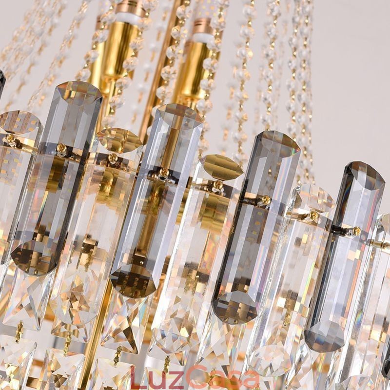 Moderno e elegante lustre pendente de cristal cônico