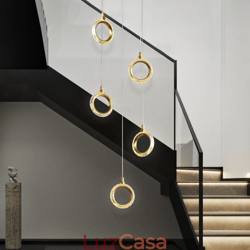 Luminária pendente de acrílico com anel de luz e holofote