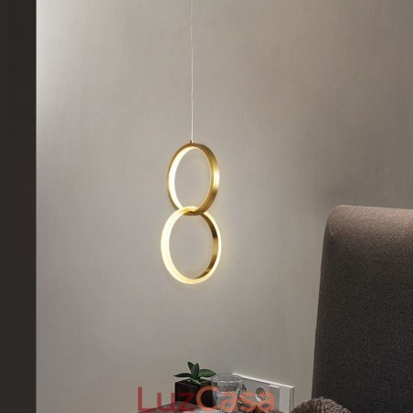 Luminária pendente de latão com anéis decorativos Luminária pendente de latão com anéis decorativos