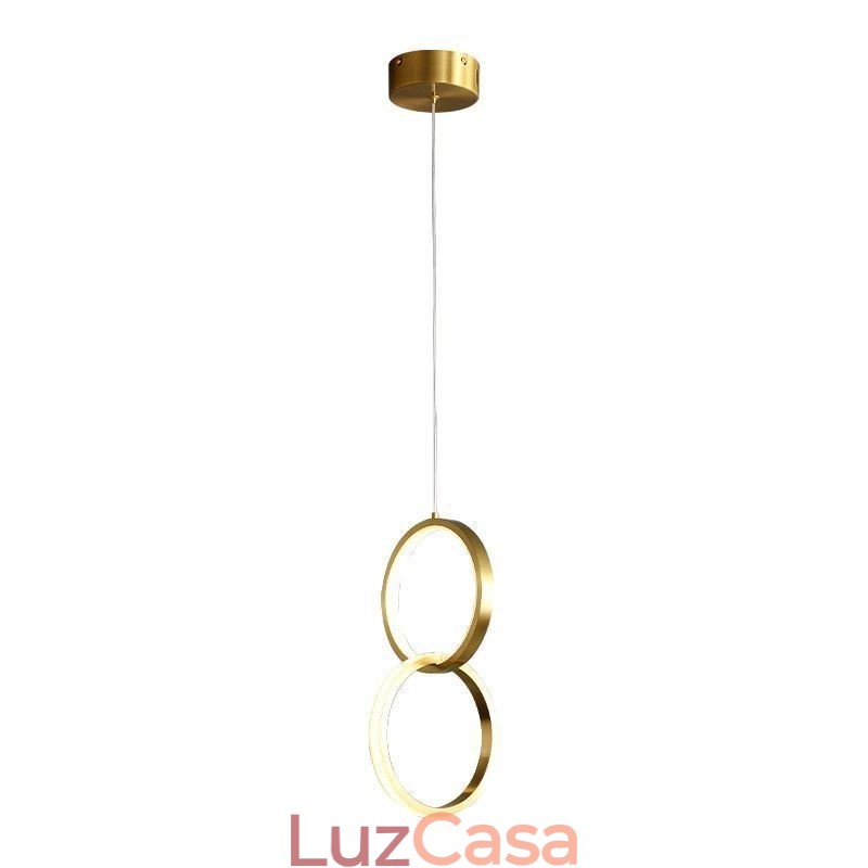 Luminária pendente de latão com anéis decorativos