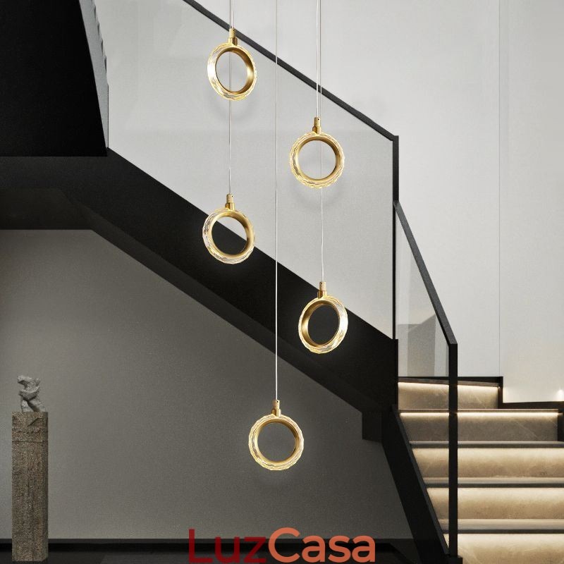 Luminária pendente de acrílico com anel de luz e holofote