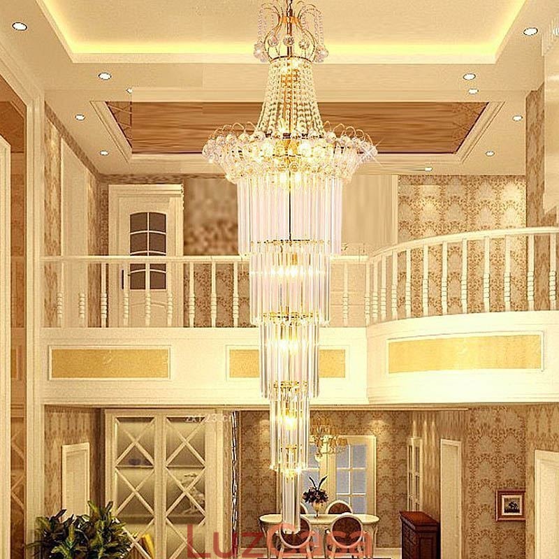 Elegante lustre longo de cristal pendente