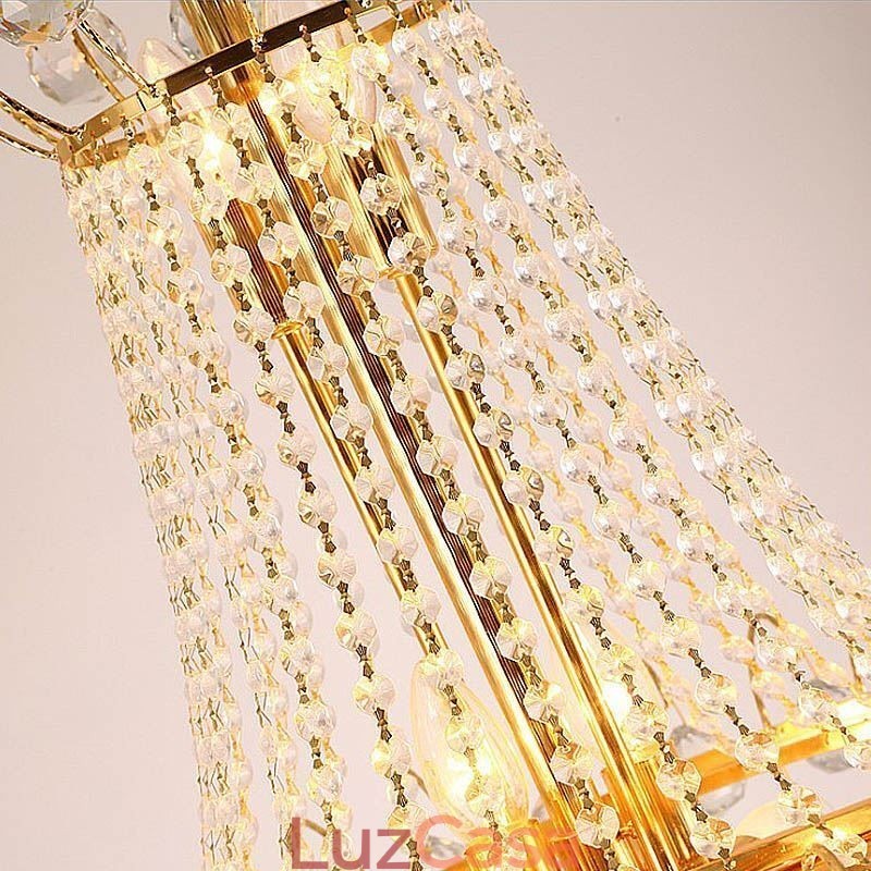 Elegante lustre longo de cristal pendente