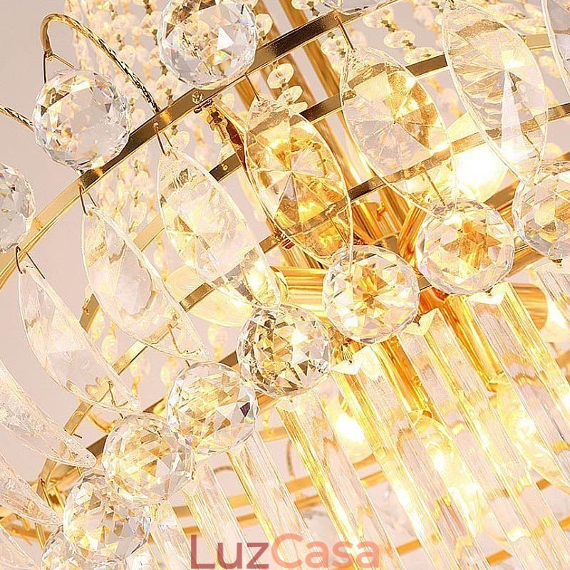 Elegante lustre longo de cristal pendente