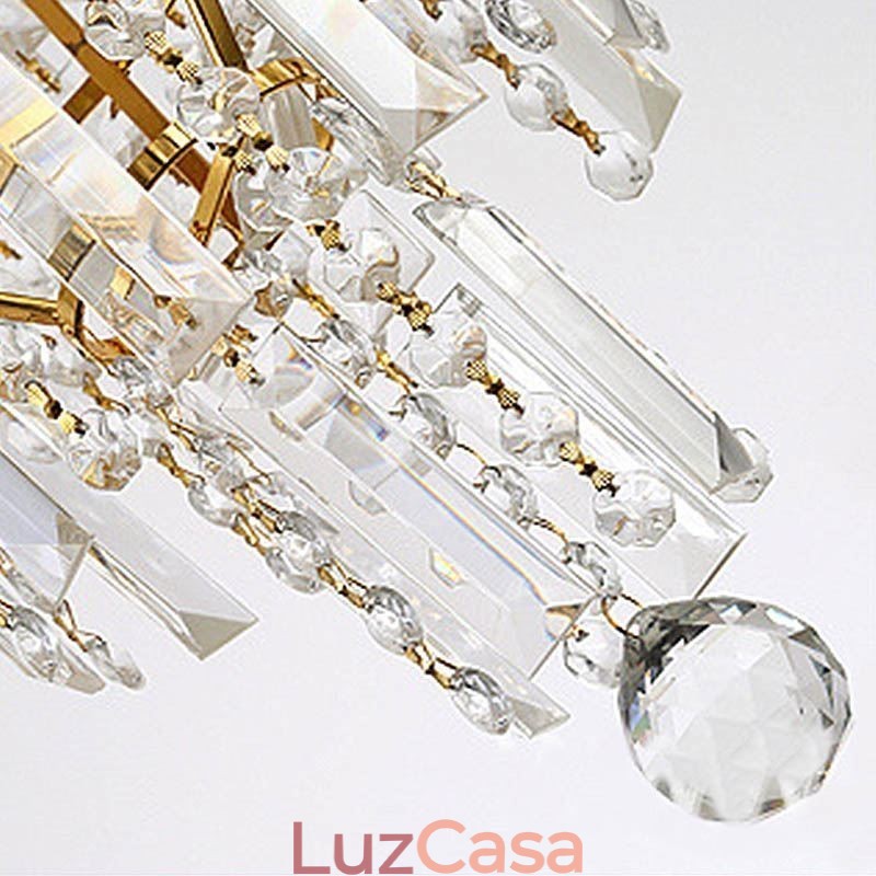 Lustre moderno e elegante de cristal com pingente cônico
