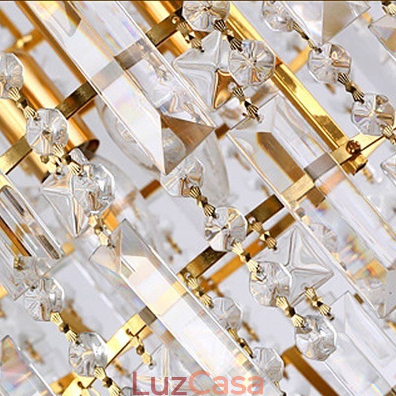 Lustre moderno e elegante de cristal com pingente cônico