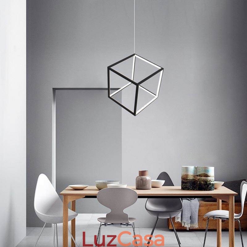 Luminária pendente preta iluminação cubo geométrico