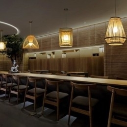 Luminária pendente de cabeceira em bambu trançado